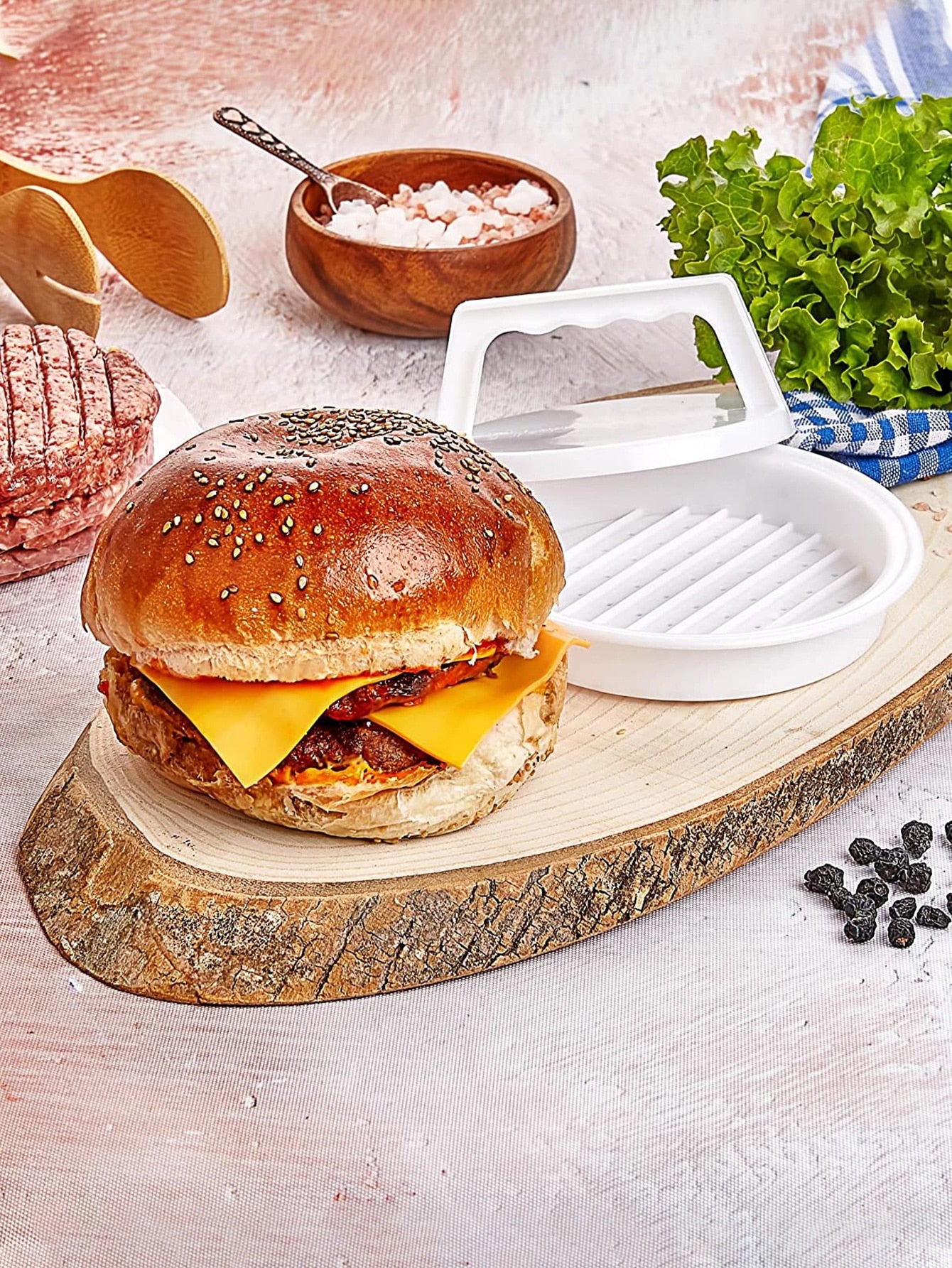 Easy-Release Burger Press Patty Maker – Perfectly Sized Hamburger Mold Rings for BBQ & Grill, Durable Polypropylene Kitchen Tool with Flip-Top Lid for Uniform Meat Patties, Practical Kitchenware, Easygrip Handle
